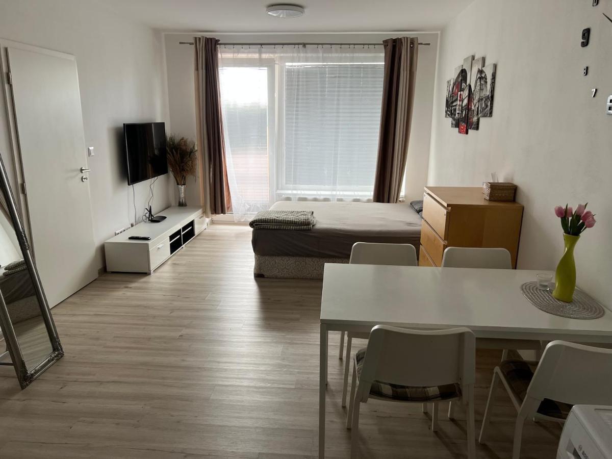 Beautiful 2 Bedroom Apartment Prostějov Екстериор снимка